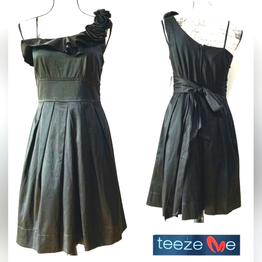 NWT Teeze Me Black One-Shoulder Dress ❤️